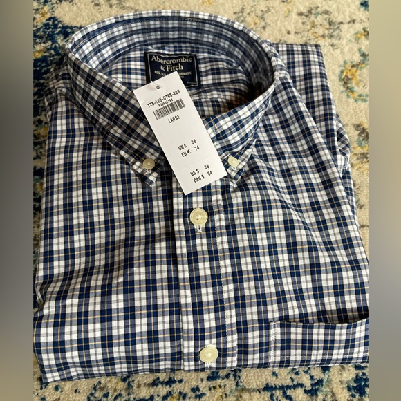 NWT Abercrombie & Fitch Long-Sleeve Plaid Button-Up Shirt - Picture 3 of 9